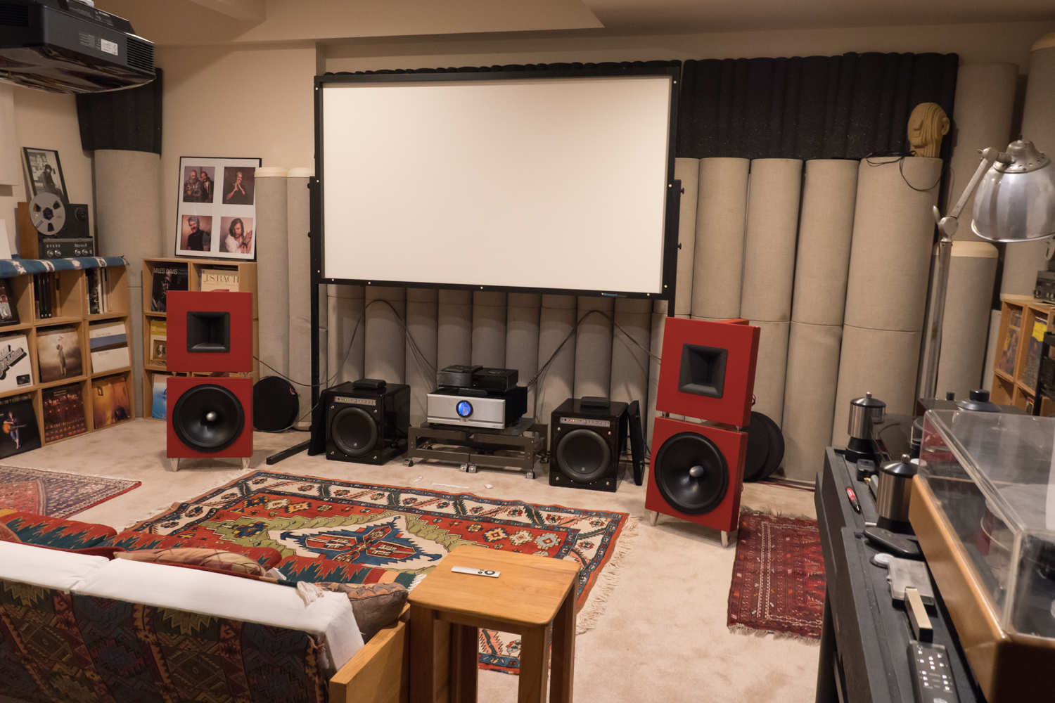 http://audiophilereview.com/images/CASmeeting3a.jpg