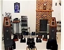 http://audiophilereview.com/images/the%20room1.jpg