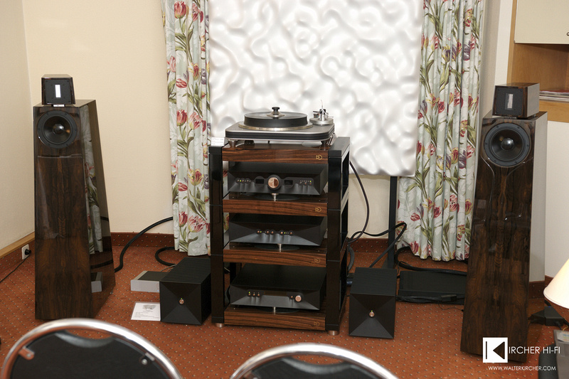 http://audiophilereview.com/images/worngroom3a.jpg